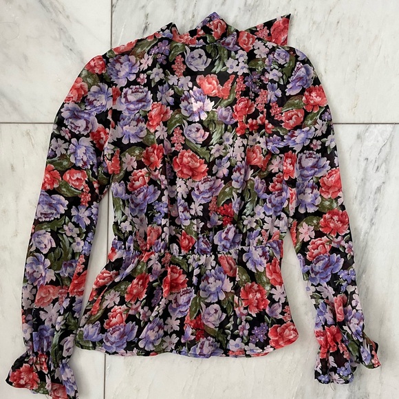 Century 21 floral top NWT Small - Picture 3 of 4